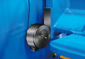 三點(diǎn)滾輪導(dǎo)軌結(jié)構(gòu).jpg 三點(diǎn)滾輪導(dǎo)軌結(jié)構(gòu).jpg