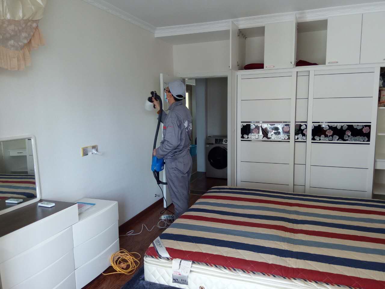 臥室墻面全方位施工 臥室墻面全方位施工