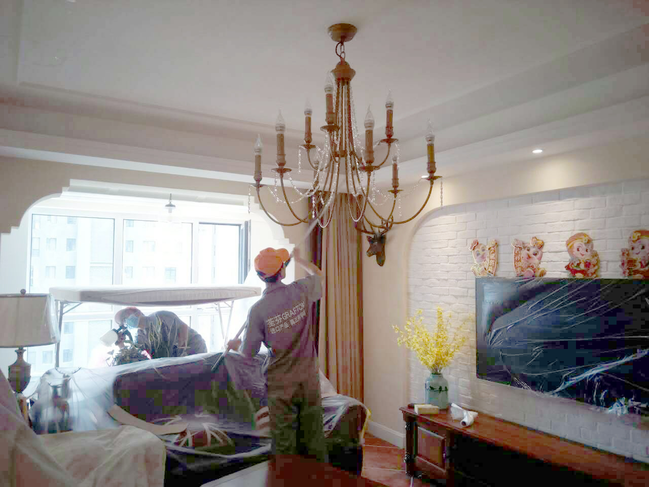 客廳頂面墻面全方位施工以及電器成品保護(hù) 客廳頂面墻面全方位施工以及電器成品保護(hù)