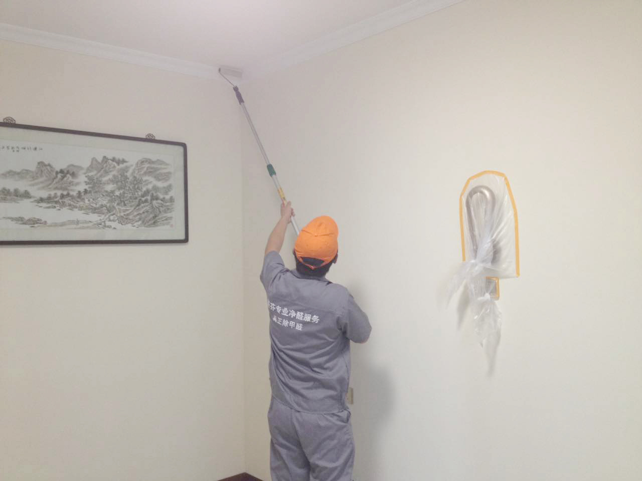 客餐廳頂面滾筒全方位施工 客餐廳頂面滾筒全方位施工