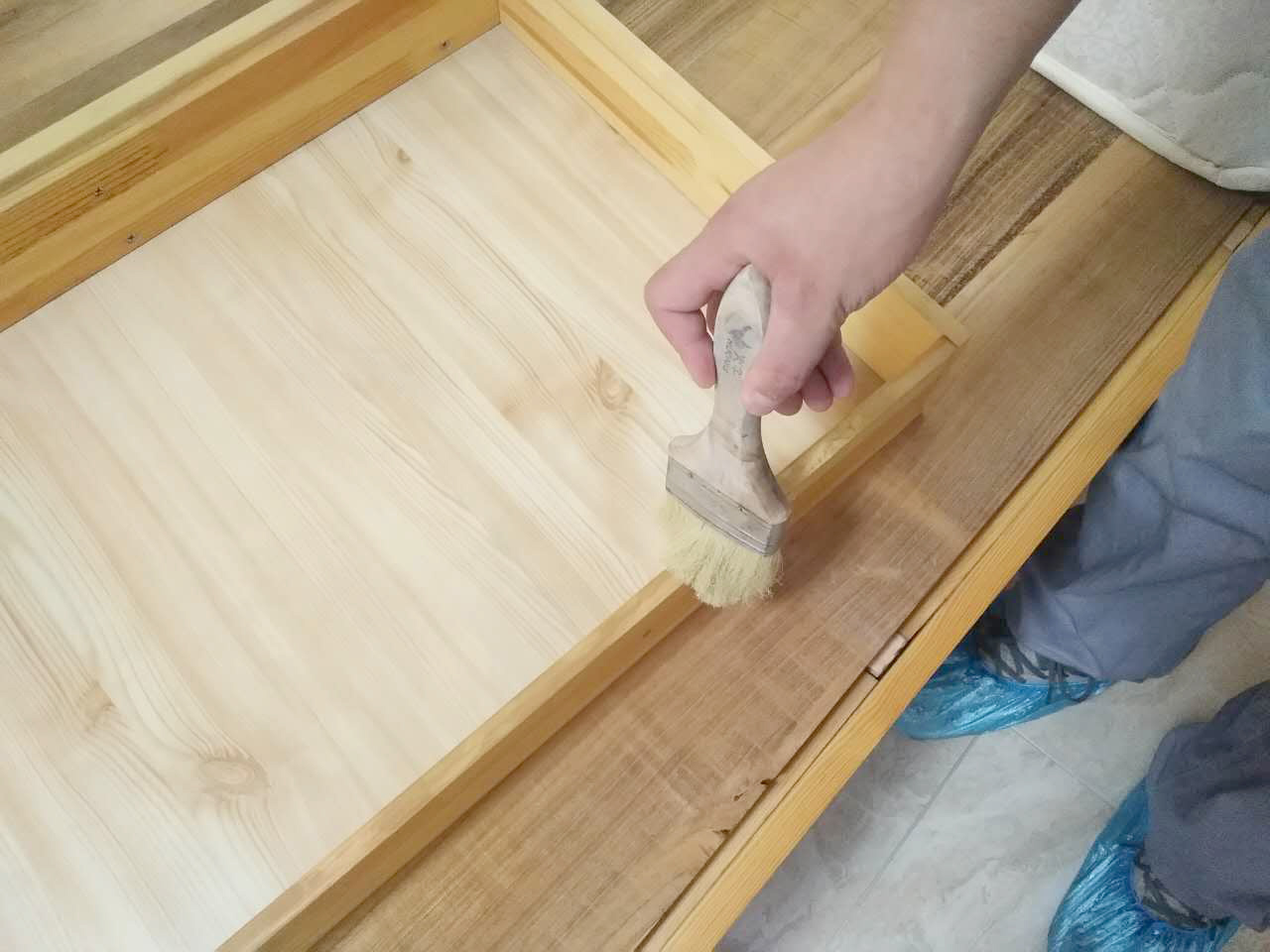 抽屜邊緣涂刷精細(xì)化施工 抽屜邊緣涂刷精細(xì)化施工