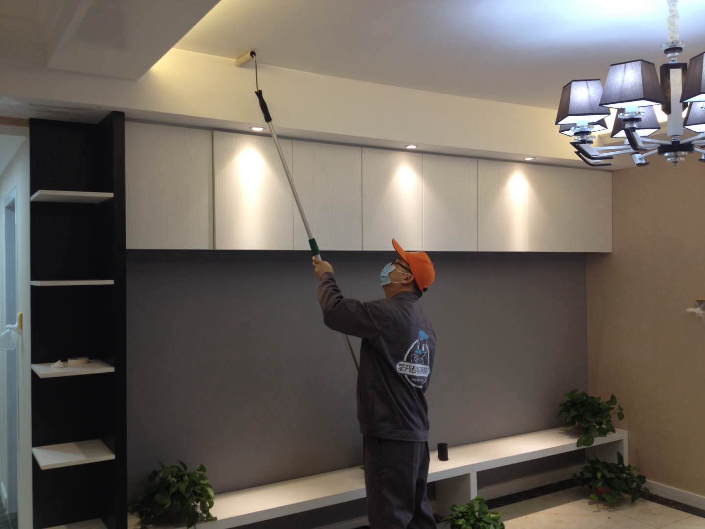 客餐廳頂面滾筒全方位施工 客餐廳頂面滾筒全方位施工