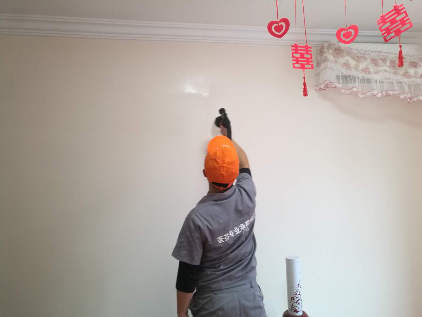 臥室墻面全方位施工 臥室墻面全方位施工