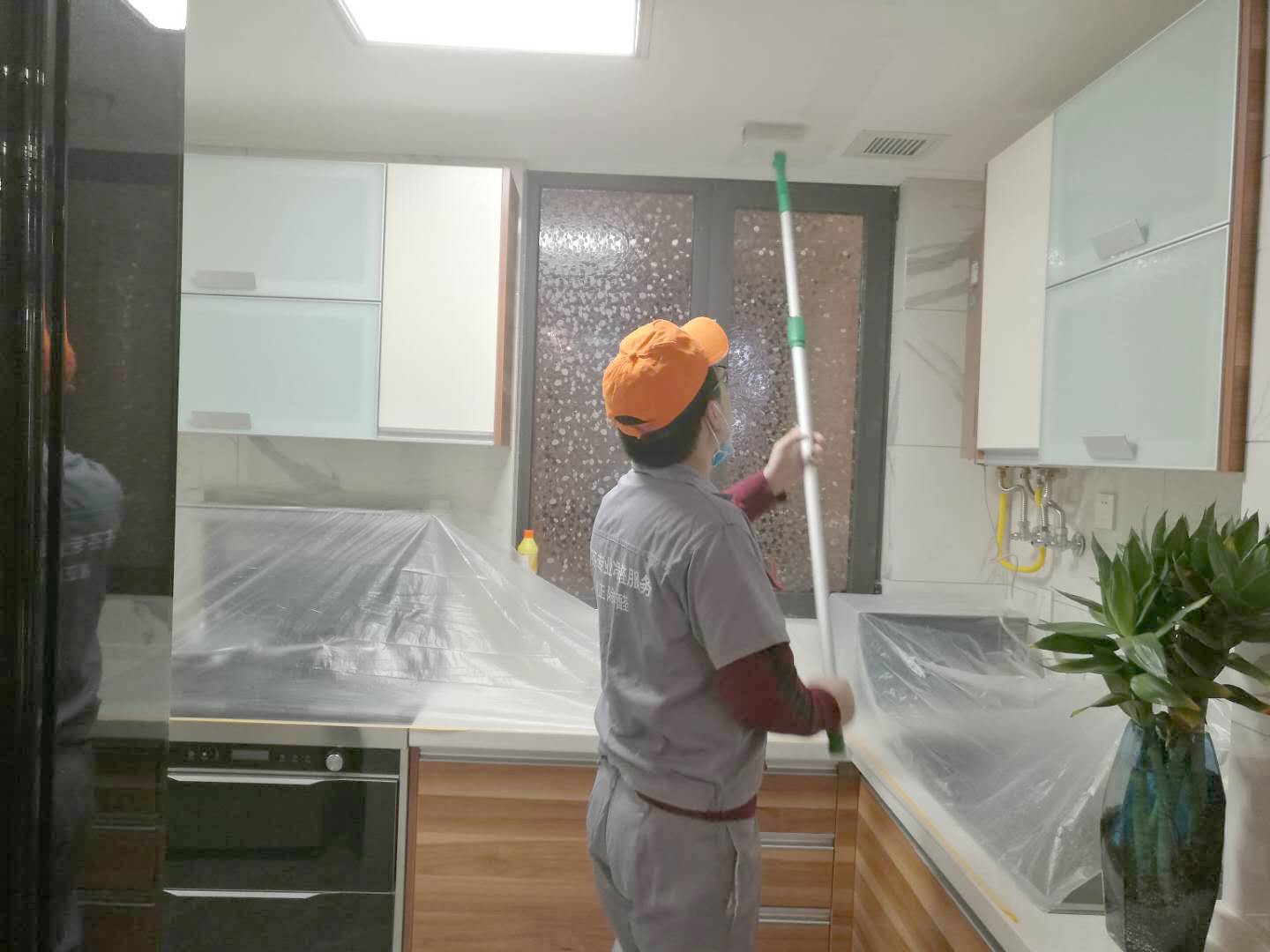 廚房頂面滾筒全方位施工治理 廚房頂面滾筒全方位施工治理