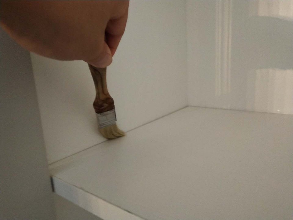 柜子接縫處刷子精細(xì)化治理 柜子接縫處刷子精細(xì)化治理