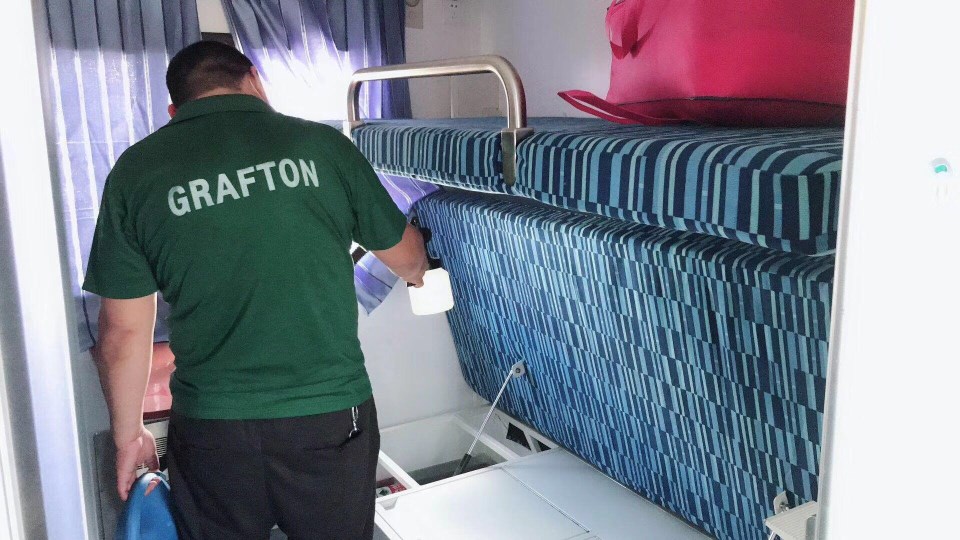 車內(nèi)床鋪全方位施工噴涂治理 車內(nèi)床鋪全方位施工噴涂治理