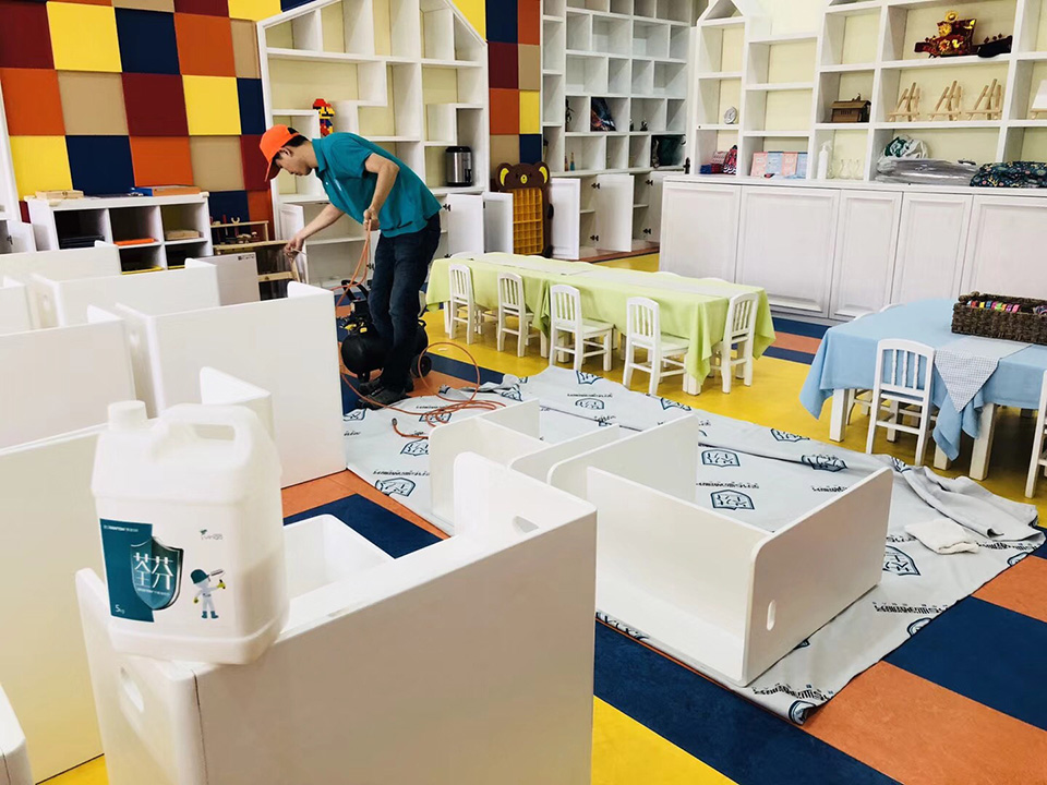 教室柜子桌椅全方位噴涂施工治理 教室柜子桌椅全方位噴涂施工治理