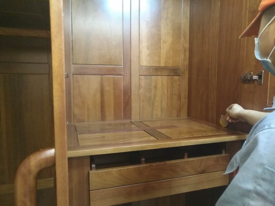 柜子接縫處刷子精細(xì)化施工治理 柜子接縫處刷子精細(xì)化施工治理