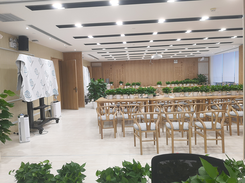 會(huì)議室養(yǎng)護(hù)布防護(hù) 會(huì)議室養(yǎng)護(hù)布防護(hù)