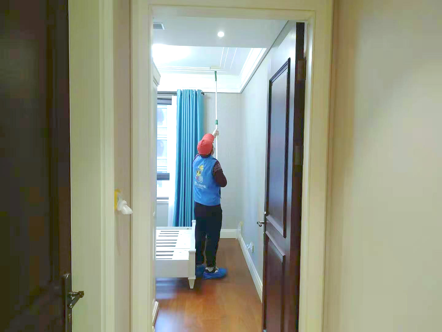 臥室頂面滾筒全方位施工治理 臥室頂面滾筒全方位施工治理