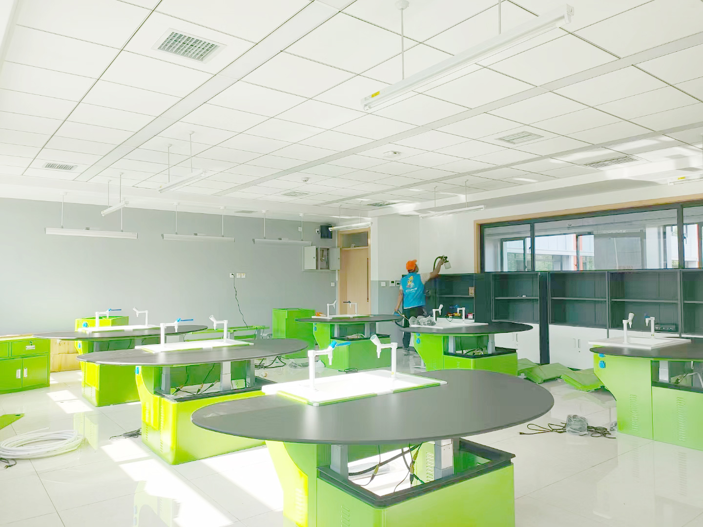 學(xué)校實驗室全方位噴涂治理施工 學(xué)校實驗室全方位噴涂治理施工