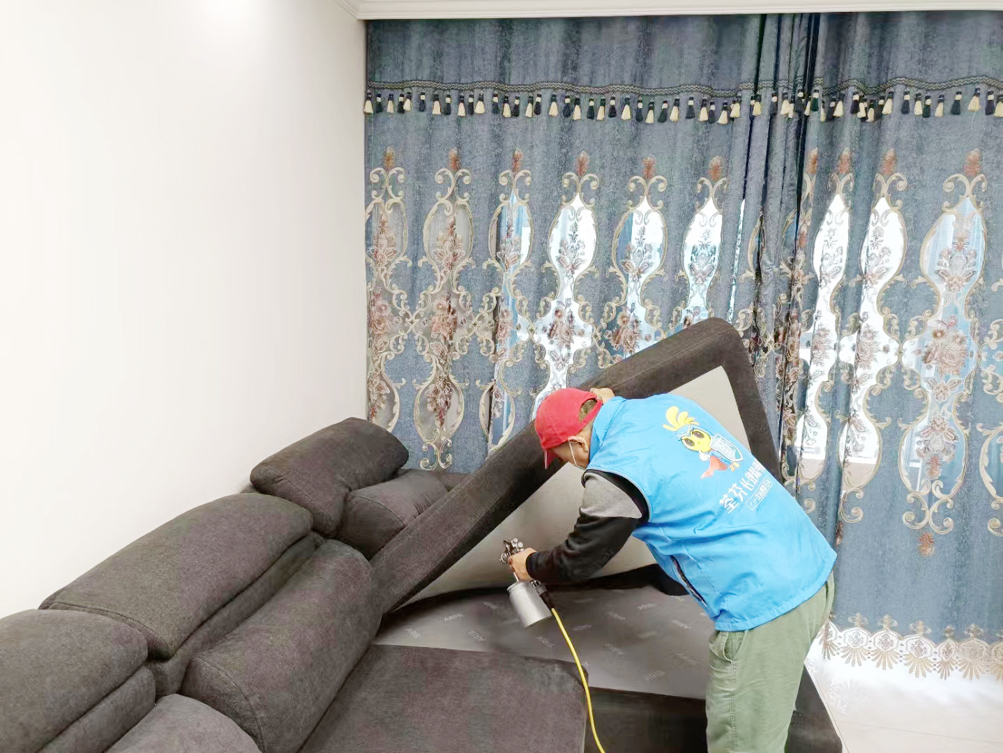 布藝沙發(fā)施工 布藝沙發(fā)施工